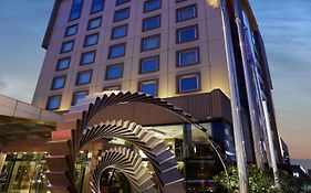 โรงแรมอาวองต์การ์ด เลเวนท์
